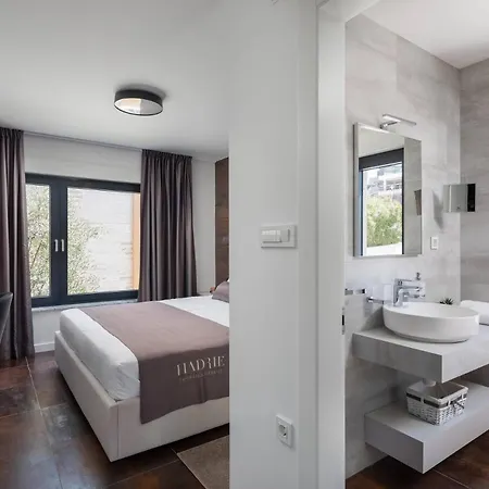 Villa Hadrie Luxury And Rova C *