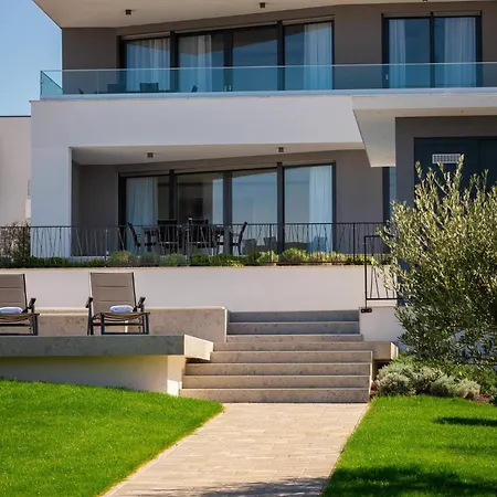 Hadrie Luxury And Rova C Villa Vantacici