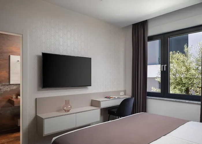 Vila Hadrie Luxury And Rova C Vantacici