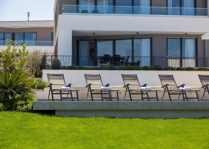 Hadrie Luxury And Rova C