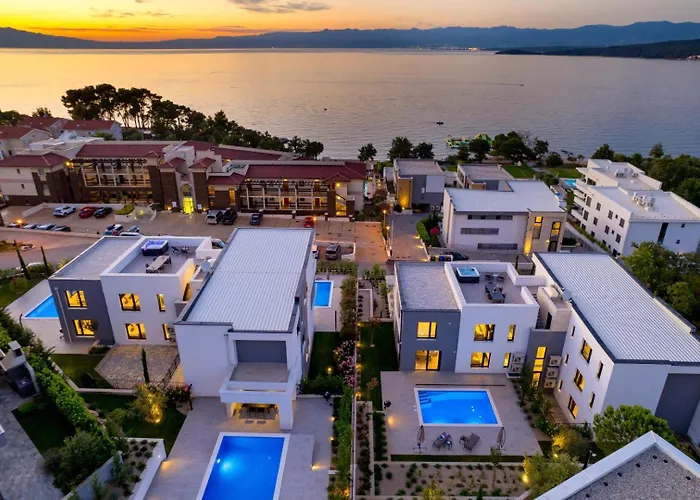 Hadrie Luxury And Rova C 반타치치