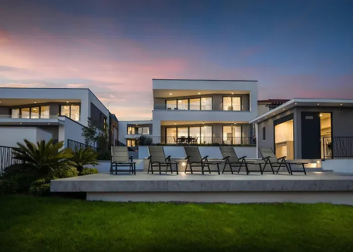 Hadrie Luxury And Rova C * 반타치치