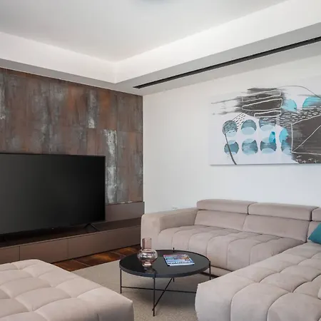 Vila Hadrie Luxury And Rova C