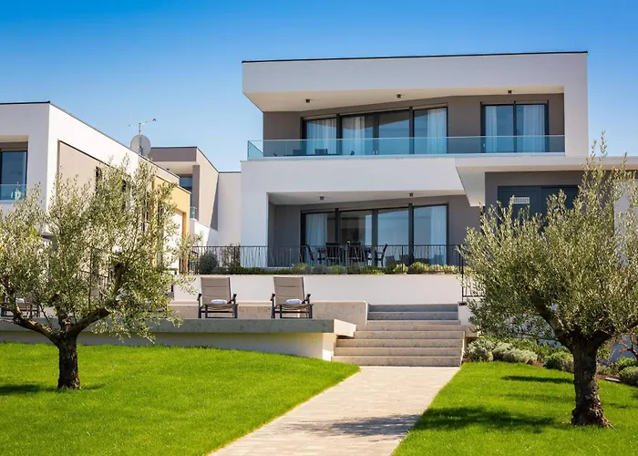 Hadrie Luxury And Rova C Villa *