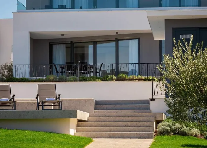 Hadrie Luxury And Rova C Villa Vantacici